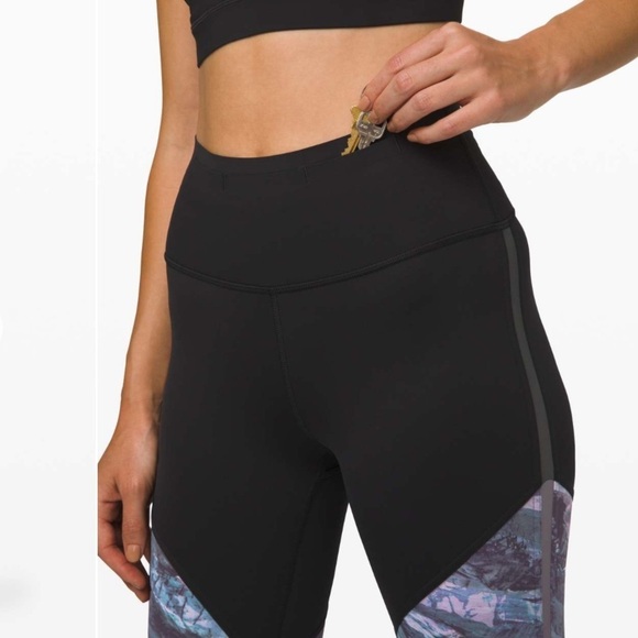 EUC - Lululemon Run to Reset Tights - Size 8 - Picture 5 of 8